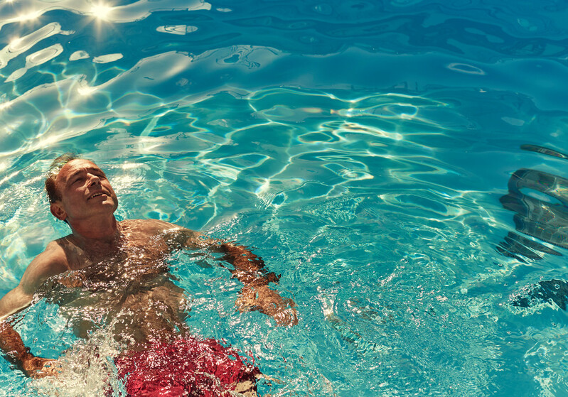 Swimming pool