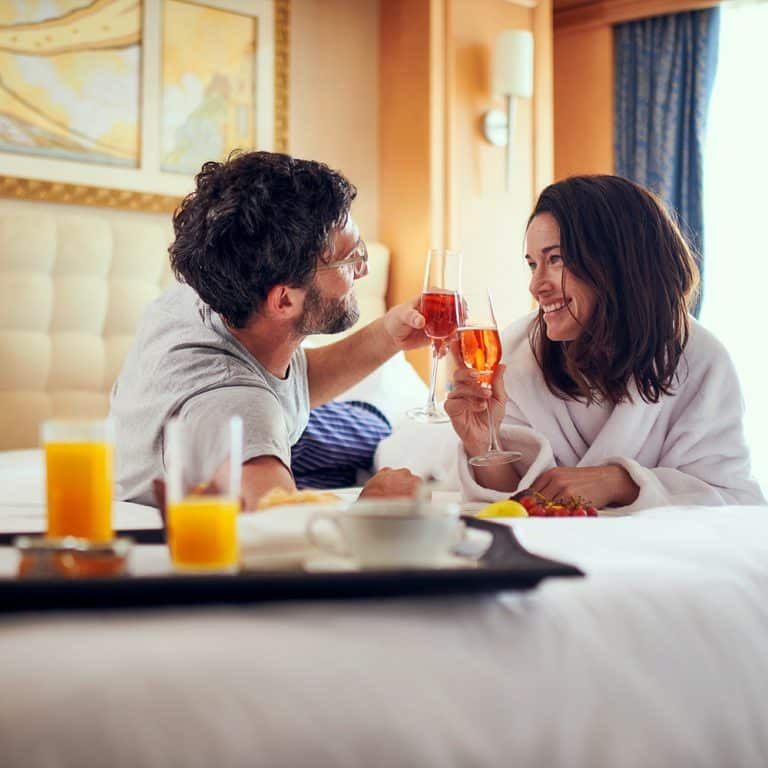 cunard-champagne-breakfast